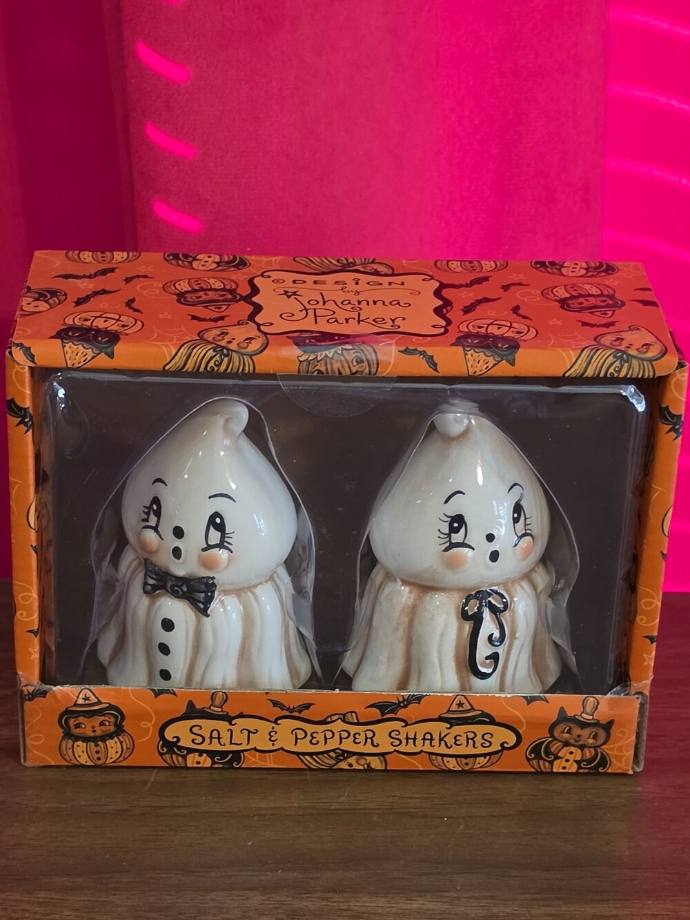 Johanna Parker Ghost Couple Salt & Pepper Shaker Halloween 2026 NWT